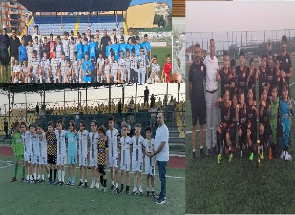 U 12 Minikler Şenliği  A, C ve E Grubu Şampiyonları Kupalarını Aldı.