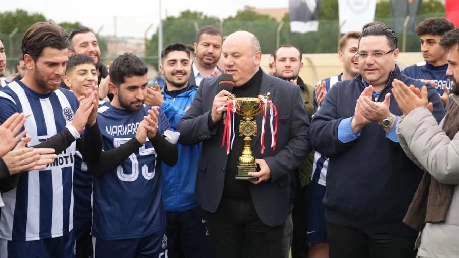 1.Amatör Küme B Grubu Şampiyonu Marmaragücü Spor