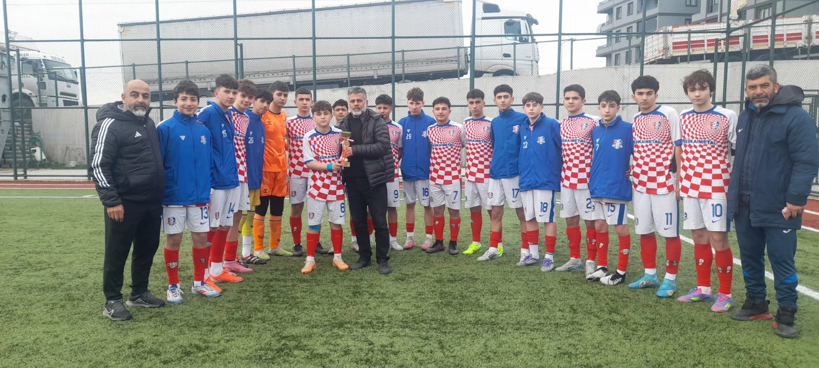 U 15 Ligi C Grubu Şampiyonu Kupasını Aldı