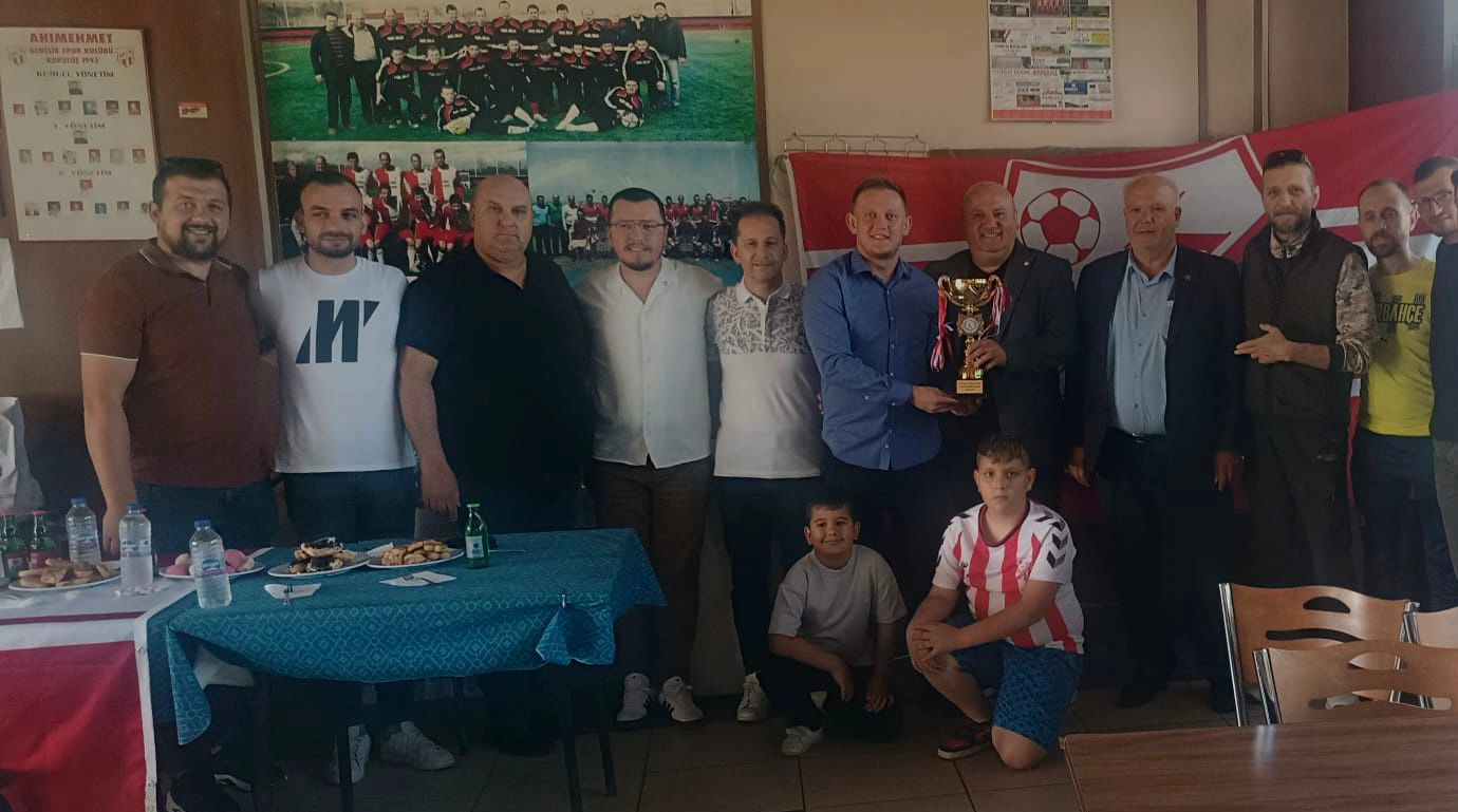 2.Amatör B Grubu Şampiyonu Ahimehmet Spor Kupasını Aldı